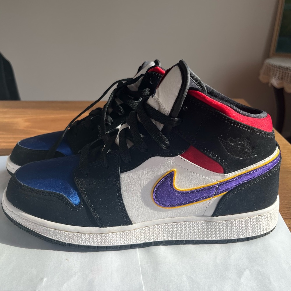 AUTHENTIC‼️ Nike AIR JORDAN 1 Mid Silk Suede Blue White Red size 7Y=W8.5=M7